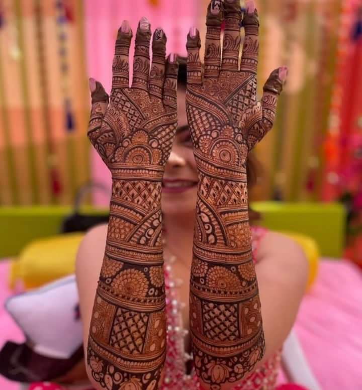 Best Mehandi Artist In Vijayawada -Arun Mehandi Artist